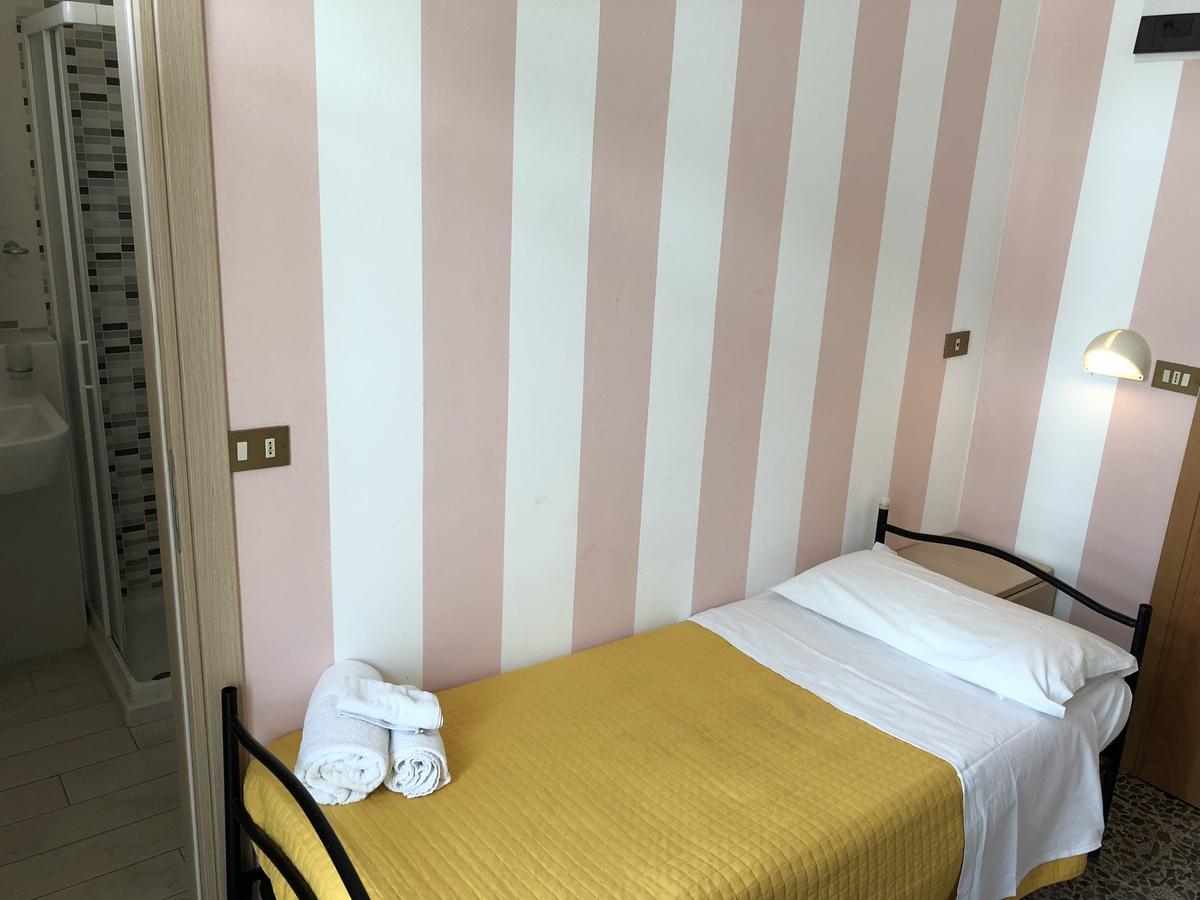 Beach Hotel Clerice Rimini Ngoại thất bức ảnh